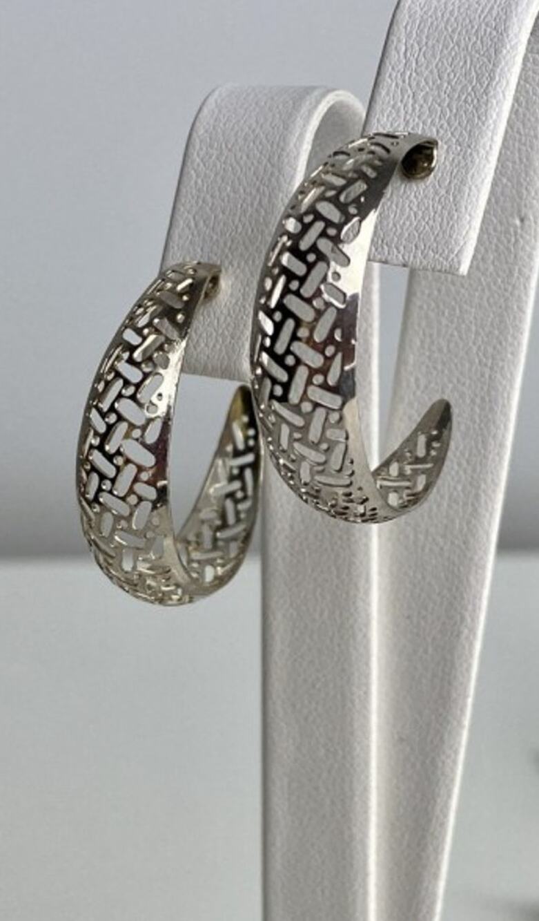 Classic Openwork Stud Earrings